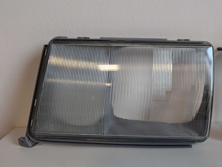 Стъкла фарове Нови Мерцедес 124 TYC Mercedes W124 фар 84-92