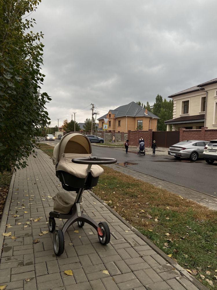 Продам коляску Stokke xplory V4