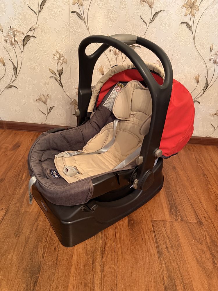 Автолюлька Chicco в хорошем состоянии