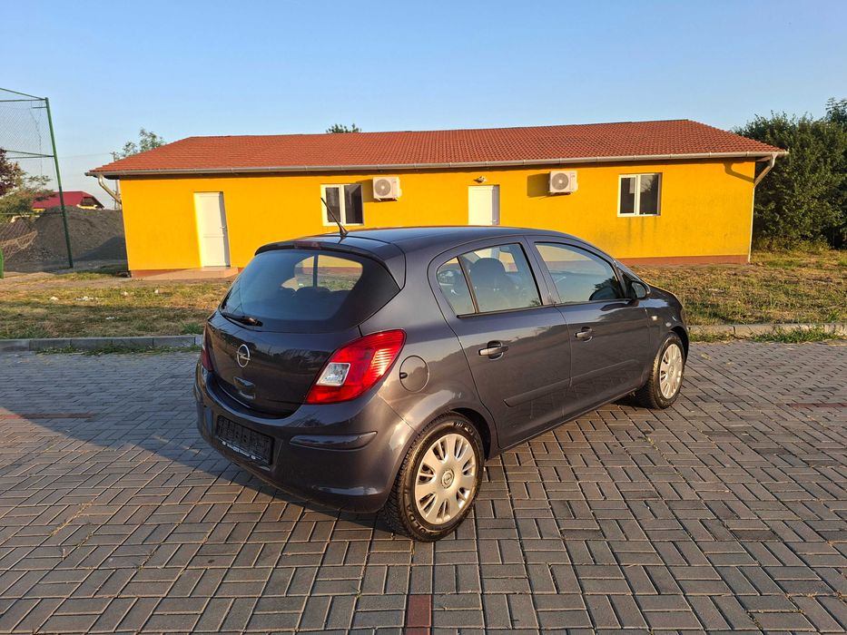 Se vinde Opel Corsa D. 1.2 Benzină.