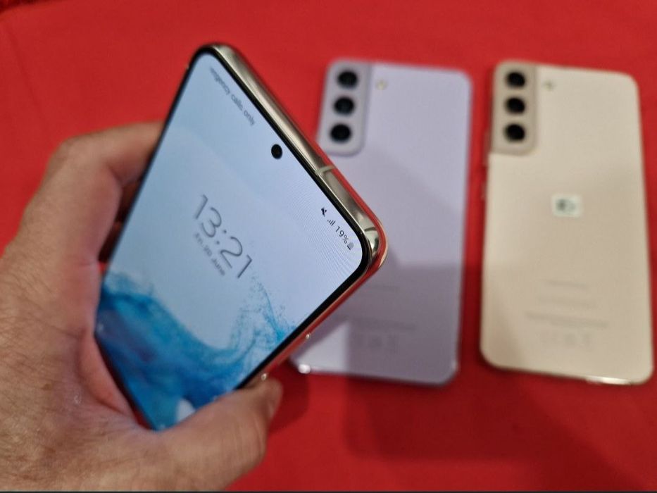 -Samsung S22, ca Nou, 128Gb, 8Ram, impecabil, Gold-Silver-Purple, star