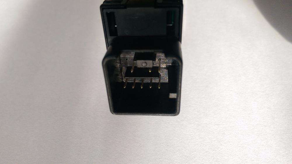 Buton actionare frana de mana electrica VW Passat B6 CC cod 3C0927225C