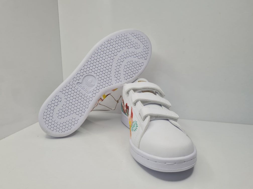Кецове Adidas Stan Smith 

Чисто нови с кутия.

Размер 37 1/3 стелка 2