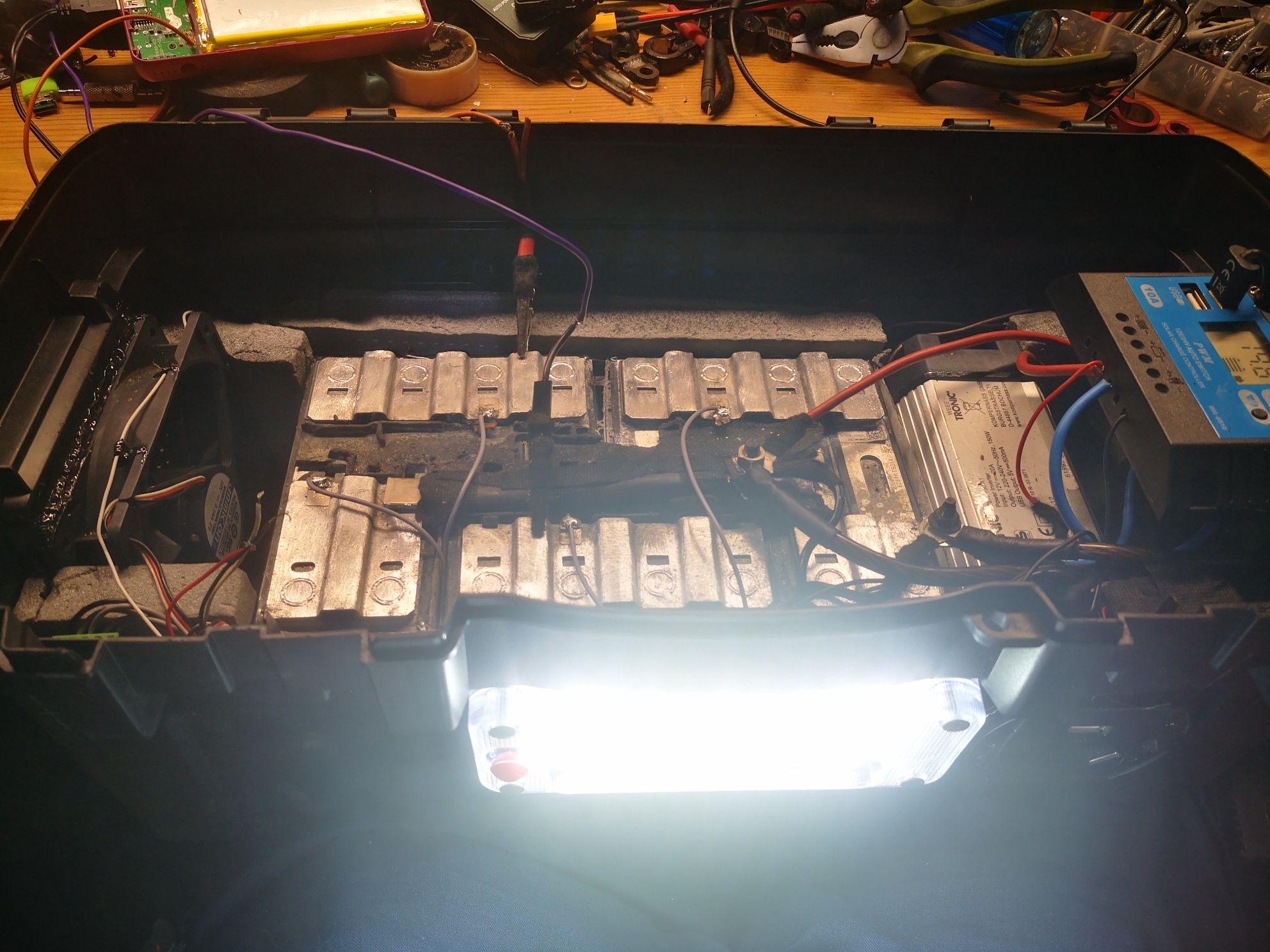 Generator 125 amperi cu încărcare solară