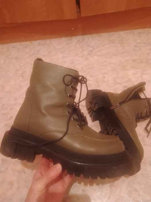 Продам ботинки зимние