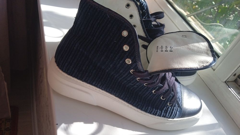 Продаётся итальянский кожаный обувь