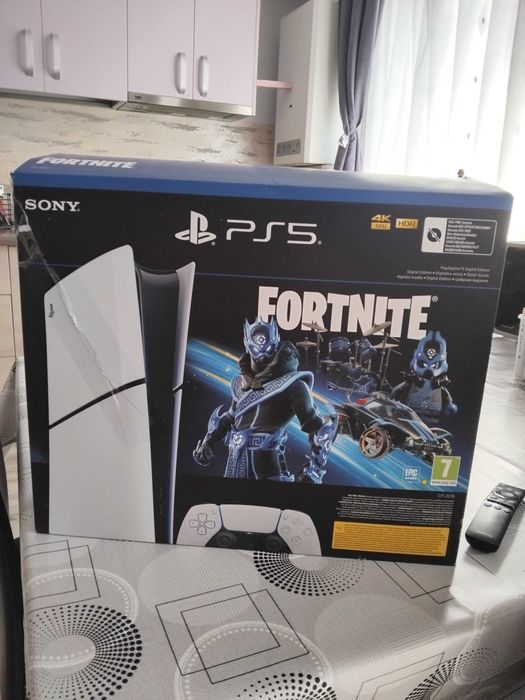 Vand Ps5 fortnite edition fara disk,1Tb si 120 de frameuri urgent!