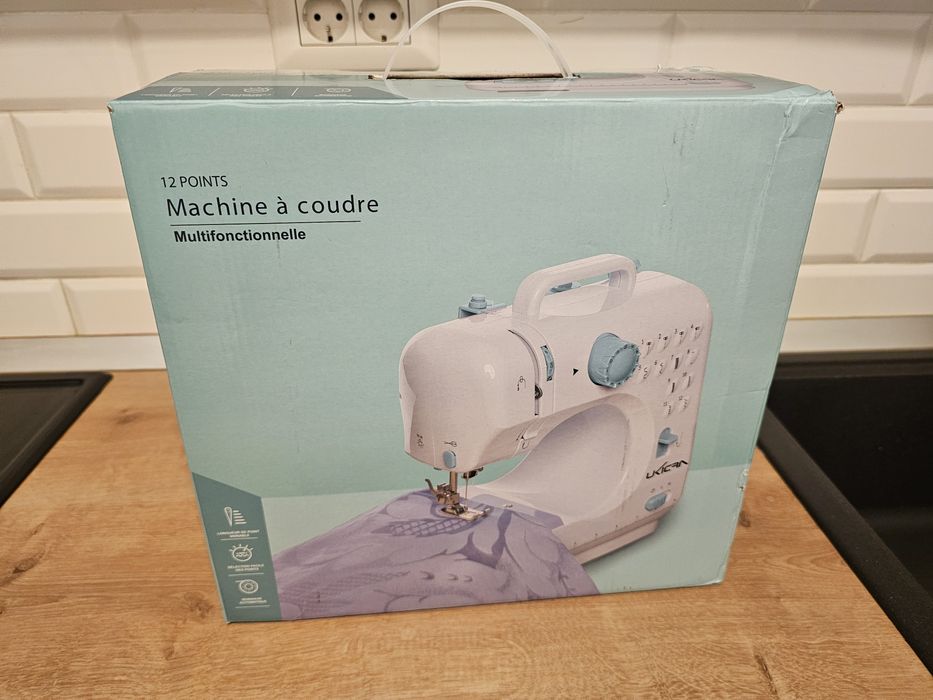 Mini masina de cusut