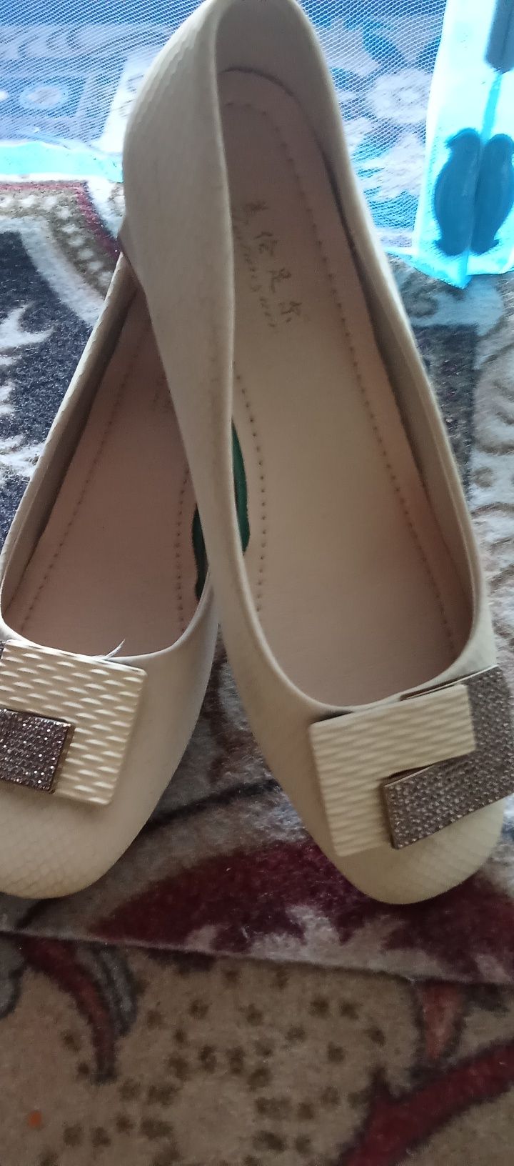 Tufli yangi 3marta kiyilgan