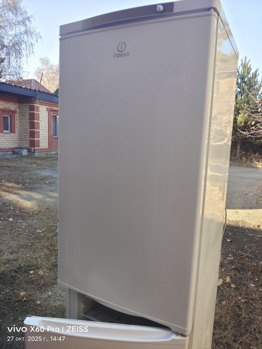 Продам двухкамерный холодильник холодильник на запчасти