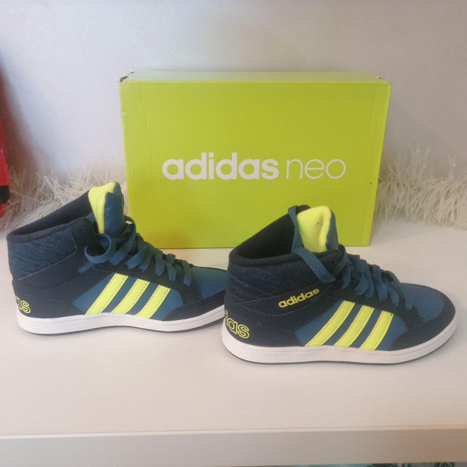 31 номер adidas neo кецове