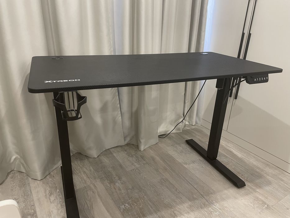 Компьютерный стол Xtreon