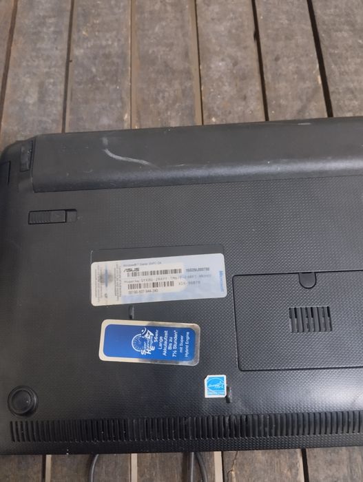 2 бр лаптопи Medion Asus