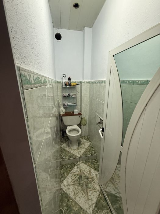 Продаю свою 3 ком.квартиру,высоко потолочная,дом кирпичный в центре: