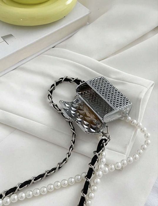 Мини чантичка- аксесоар