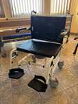 Carucior bariatric pt baie si toaleta