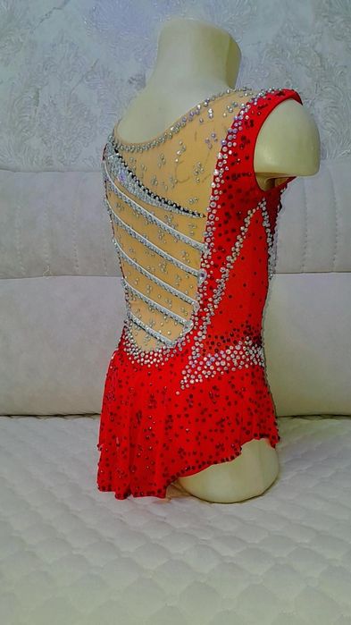 Новый купальник   для  гимнастики на рост 125-132см.