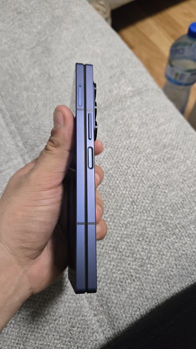 Samsung Fold 6 256gb Navy - 1700 лв.