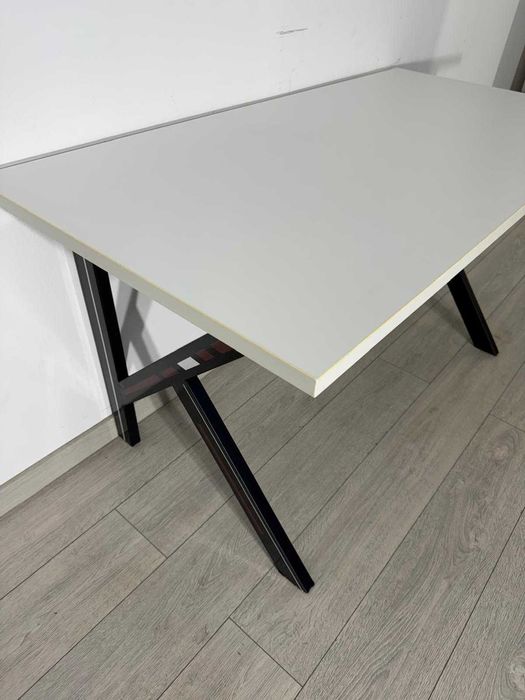 Birou 139x69 cm, Structură Metalică Solidă; Masă de Lucru