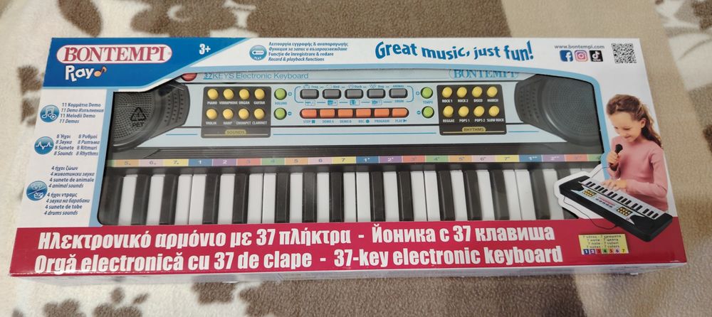 Детска йоника с 37 клавиша и микрофон