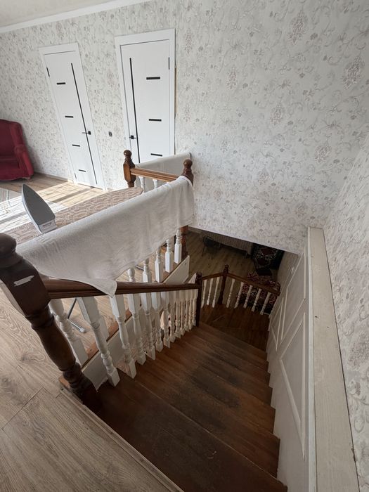 Сдается отдельно стоящее здание, с домом в 2 уровня