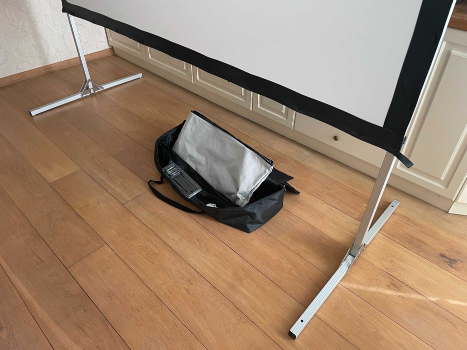 EliteScreen Yardmaster - чисто нов 100" 4К екран за проектор