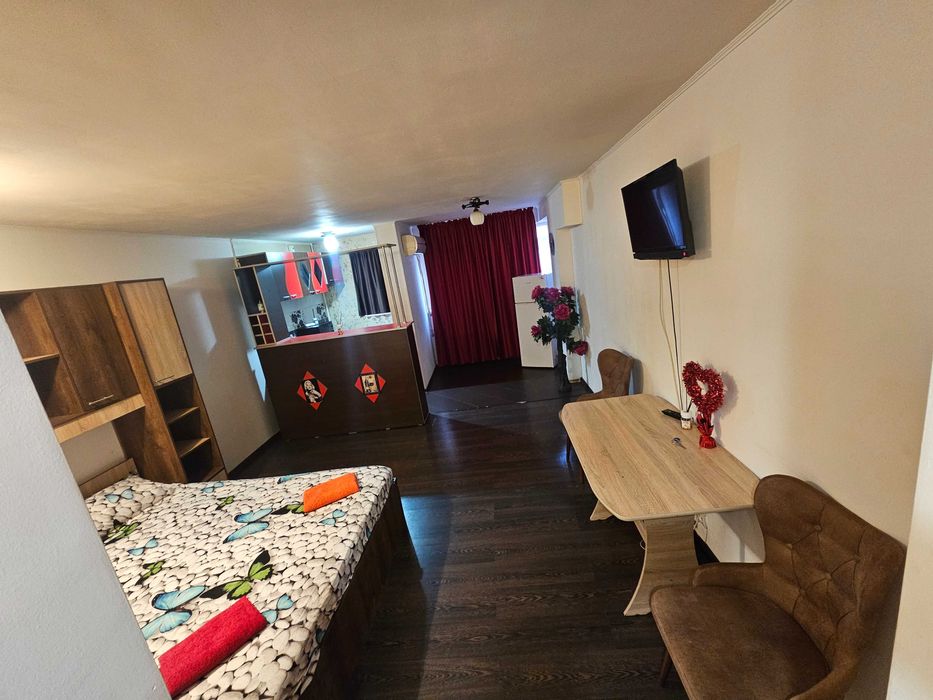 Garsoniere in regim hotelier Titan,Metrou Costin Georgian,Piata Minis