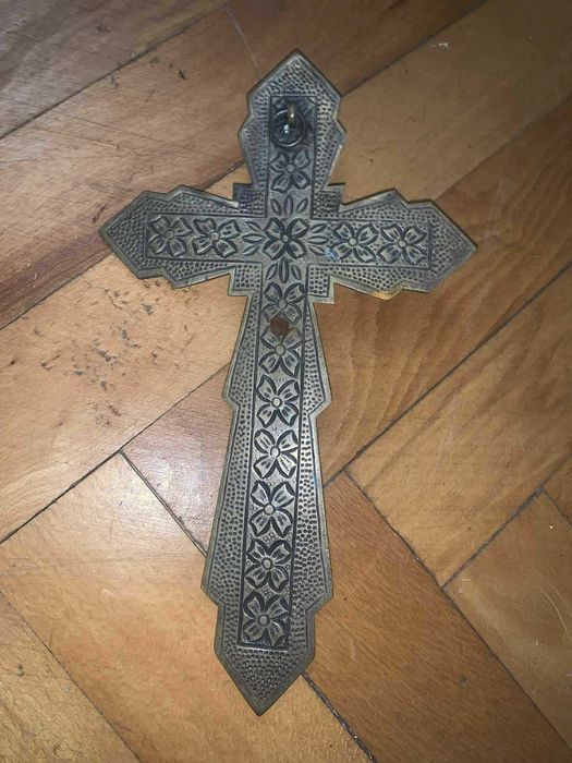 Cruce din bronz masiv