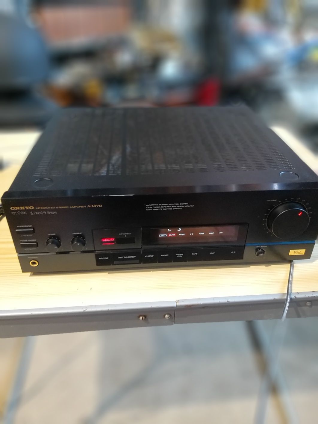 ONKYO стерео усилвател А-М70