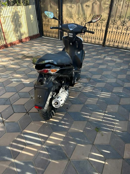 Vand scuter kymco super 8 de 50 cm!