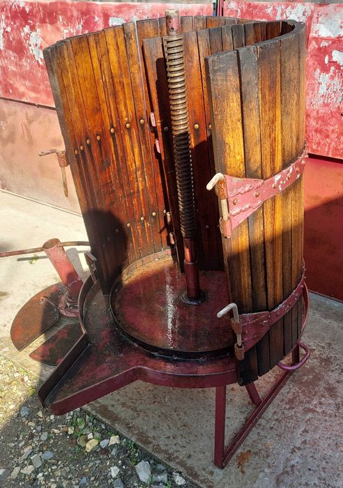 Storcator (teasc) de struguri capacitate mare