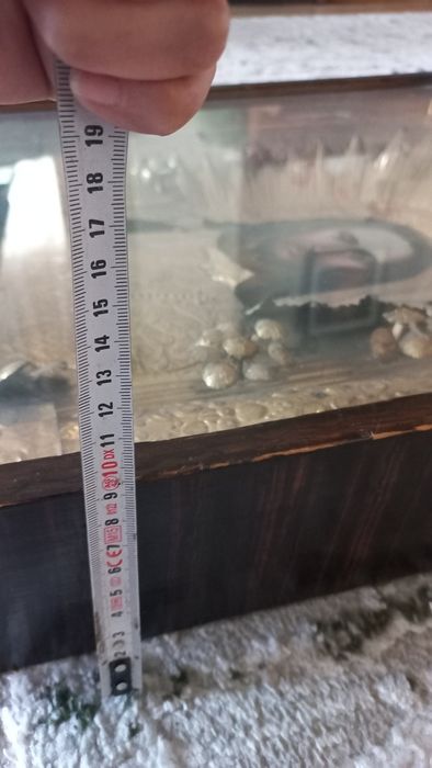 Icoana veche cca-1850-1890- cu riză aurită.