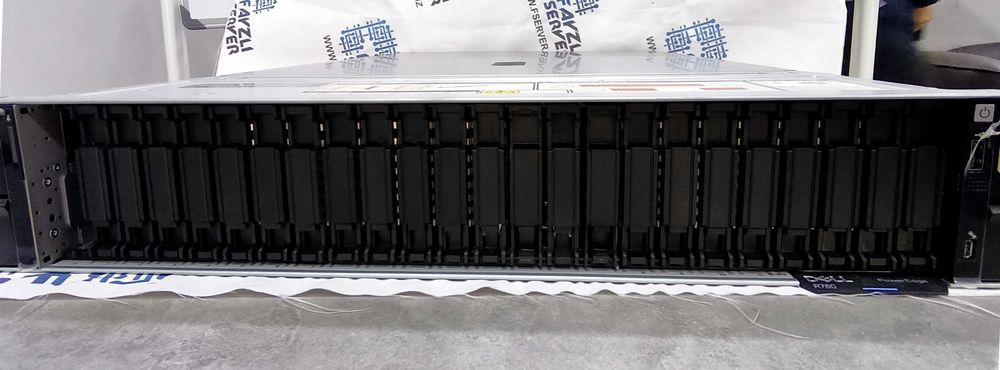 Dell PowerEdge R760 24SFF