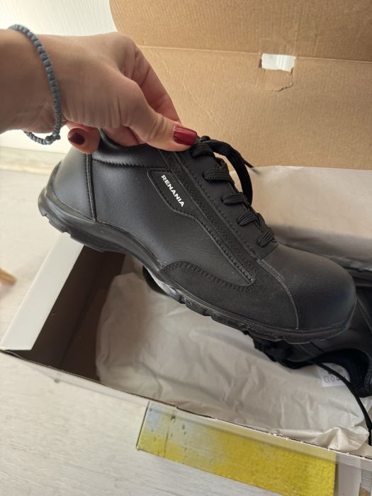 Pantofi de protectie EAGLE BLACK S3 SRC, RENANIA