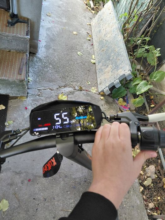 Vând trotineta electrica kukirin g2(2025) in stare impecabila.