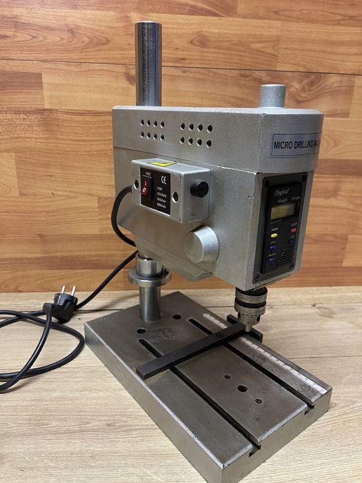 Masina de frezat microgaurire Bormasina banc de precizie