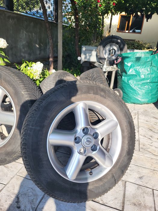 Продавам джанти с гуми