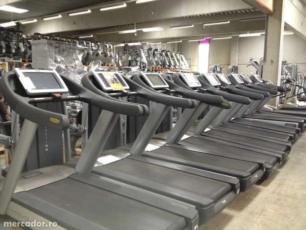 Benzi de alergare professional life fitness, technogym