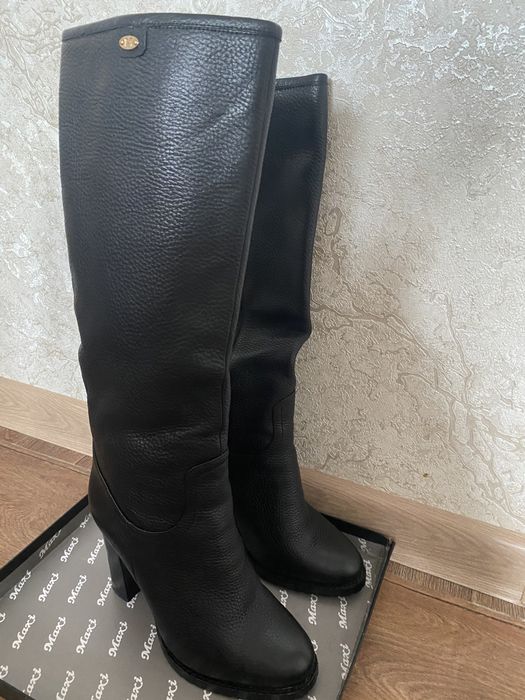 Продам женские сапоги