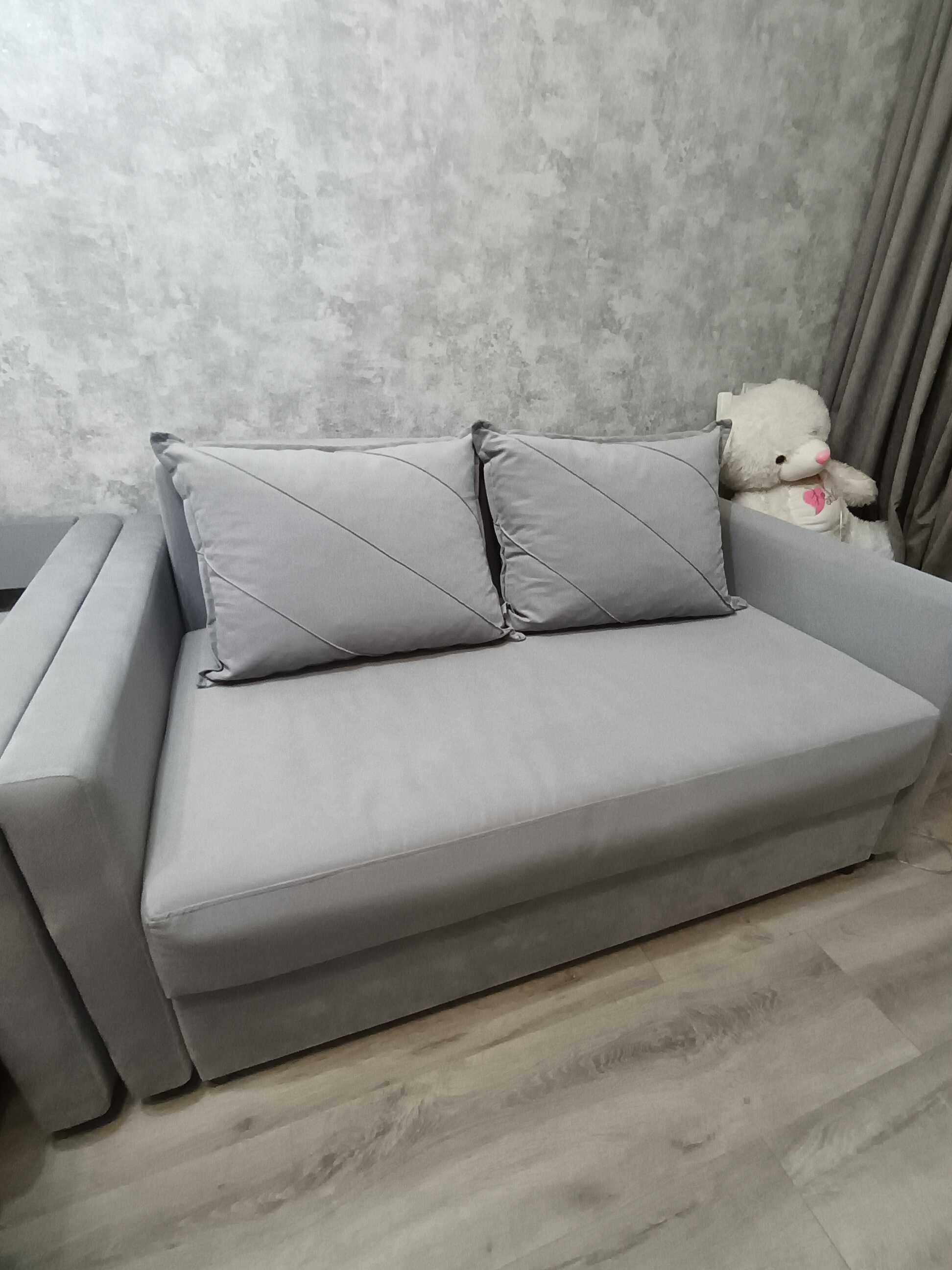Продам б/у диван двухместку