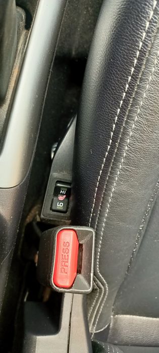 Vând Mitsubishi Outlander 4x4