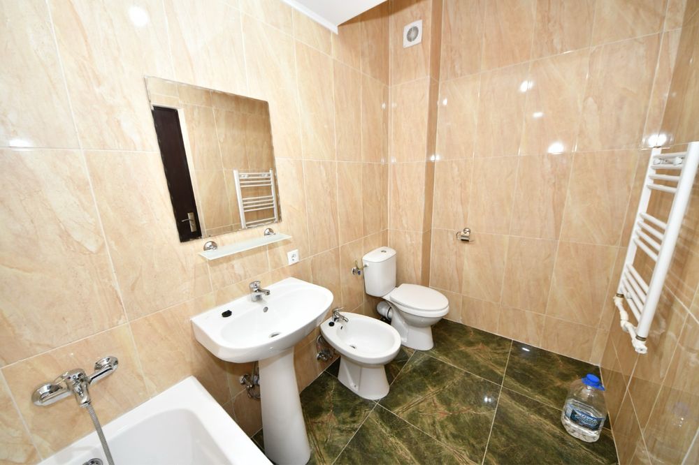Închiriez apartament 2 camere,  italian Rezident