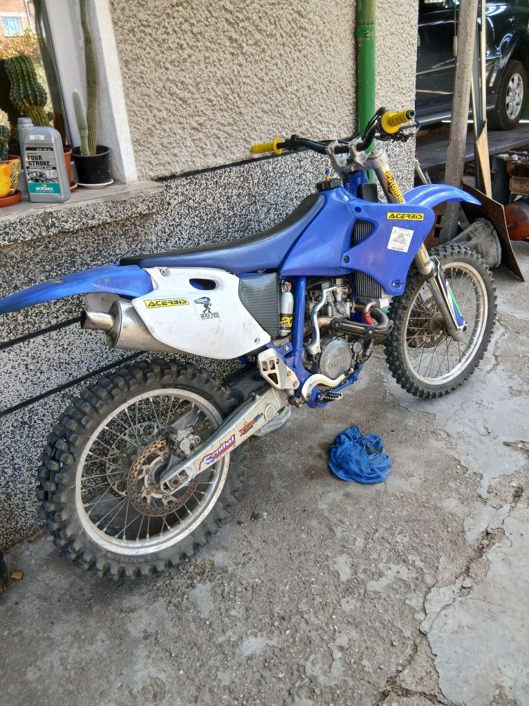 Продавам Yamaha yzf426