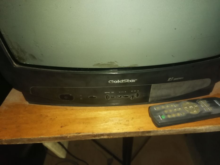 Телевизор Coldstar со столиком