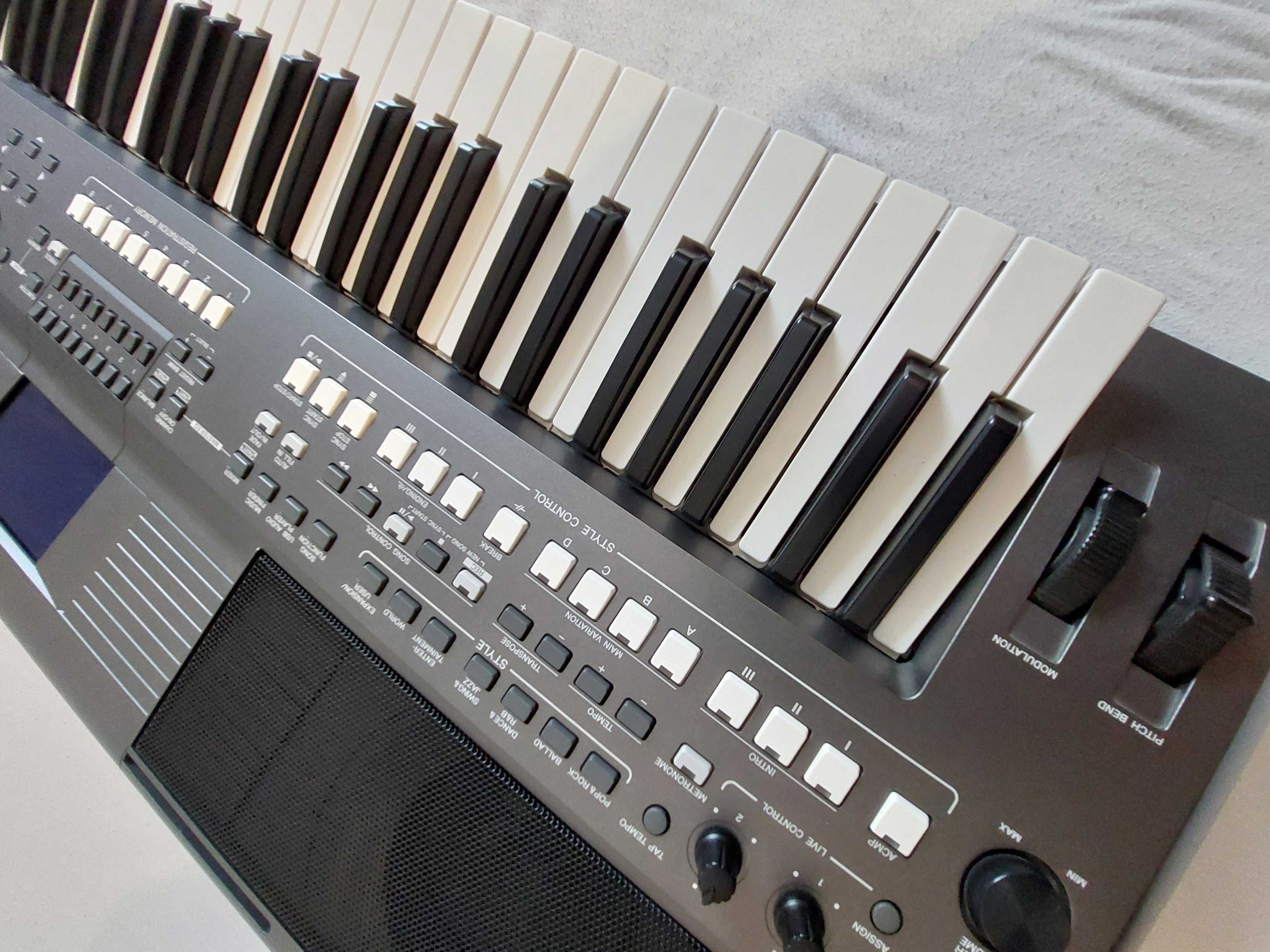 Orga yamaha PSR670