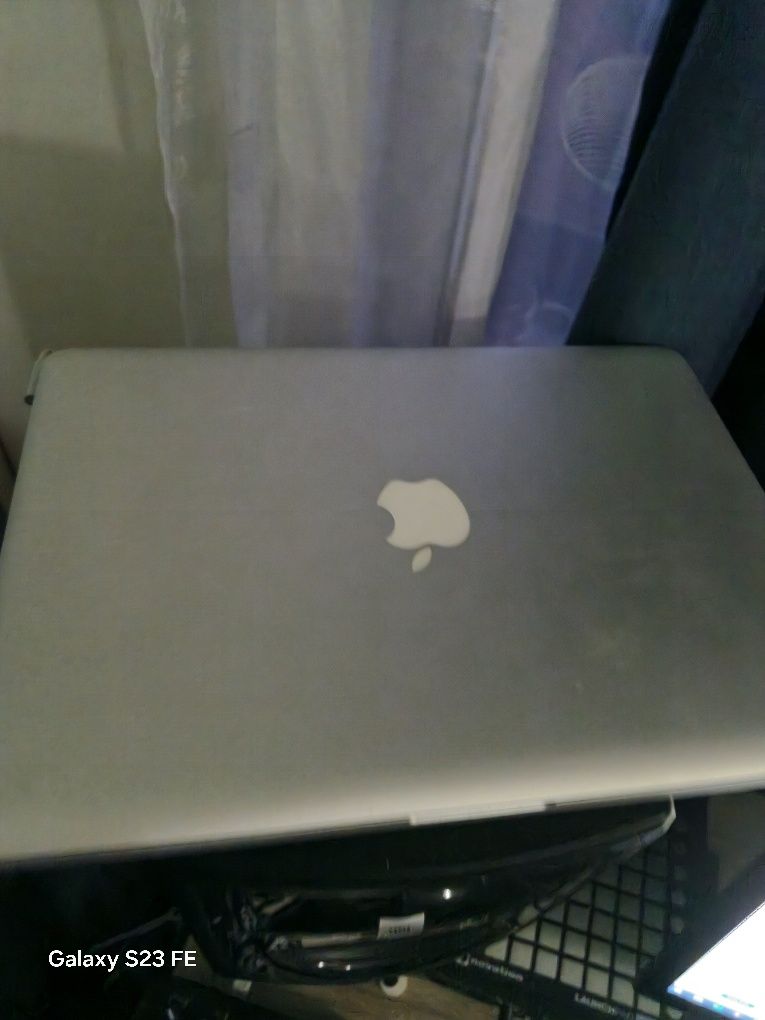 Apple MacBook 2.40Ghz