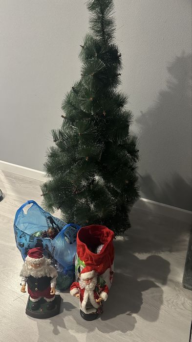 Продам Елку 1 метр в высоту