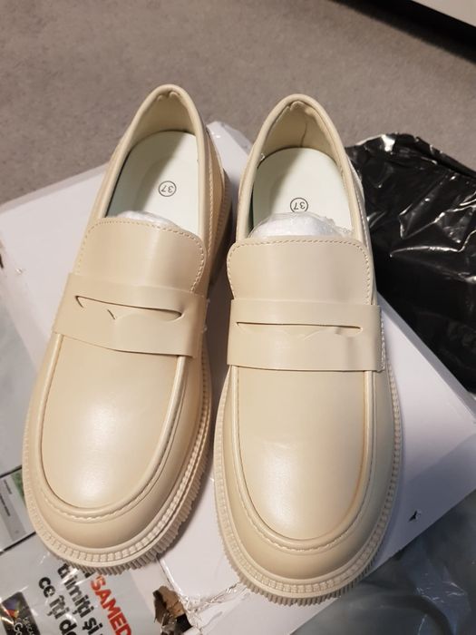 Pantofi/Mocasini bej noi 37