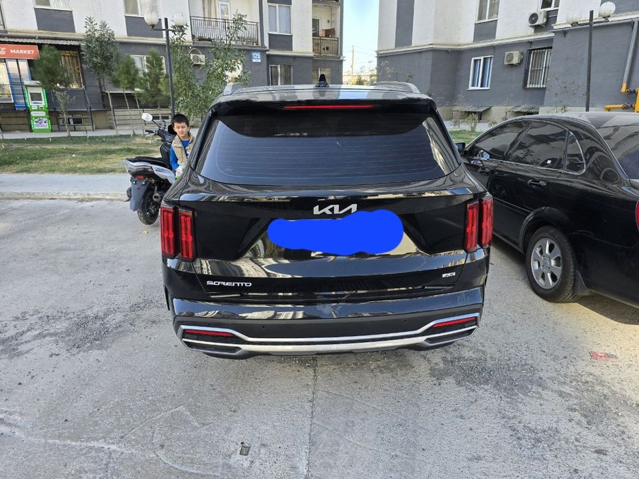 Ideal xolatdagi KIA Sorento 2023 yil 3.5 m FULL POZITSIYASI 7 kishilik