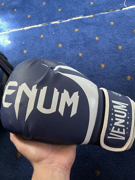 Боксерские перчатки